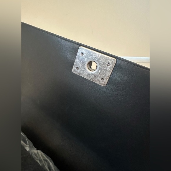 Chanel New Medium Boy Bag - Picture 5 of 15